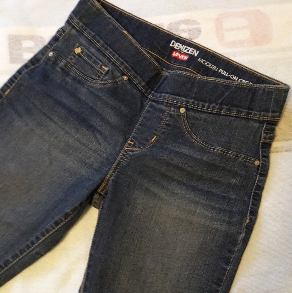 Women's Levi's Capris